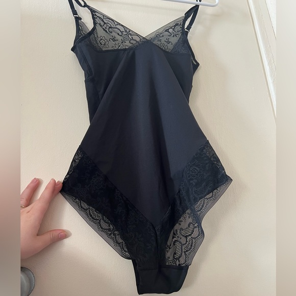 NEW W/ TAGS La Vie En Rose Black Lace Spandex Lingerie Shapewear Bodysuit Size M - Picture 6 of 8